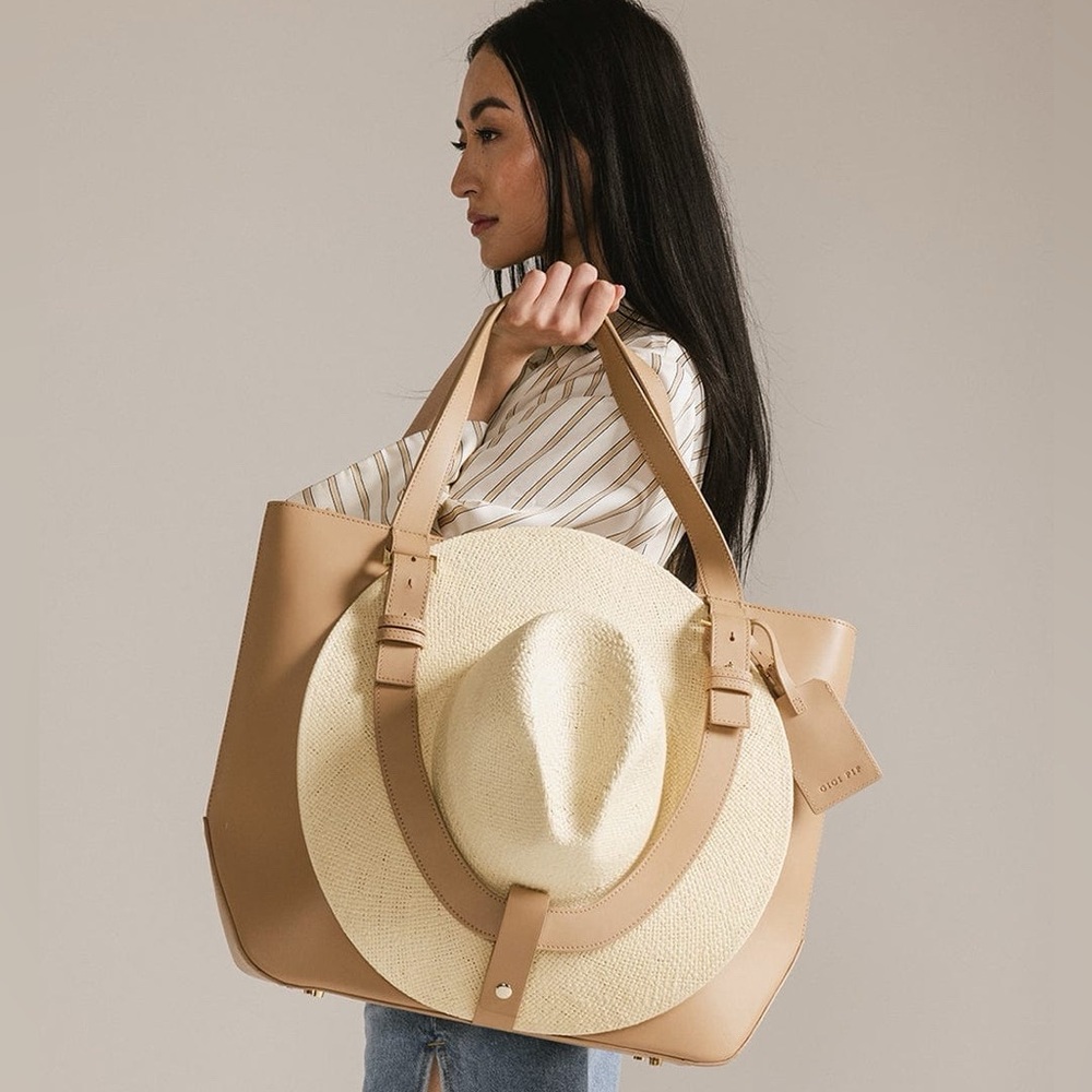 Chic Tan Leather Tote Bag